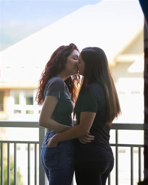 lesbian kissing hd videos|Free Lesbians Kissing Videos